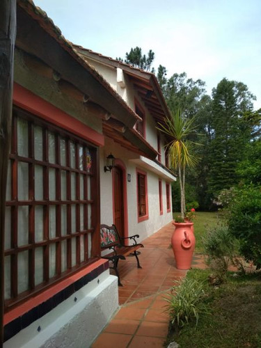 Casa En Alquiler Por Temporada De 3 Dormitorios En Pinares (ref: Zen-8920)