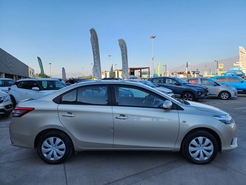 Imagen 4 de 14 de Toyota Yaris 1.5 Gli Mt Full 2018