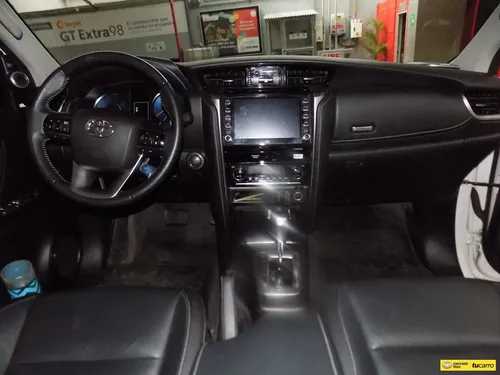 Toyota Fortuner Srv