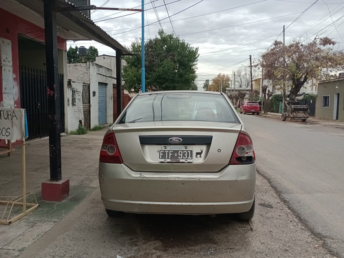 Ford Fiesta Max 1.6 Ambiente