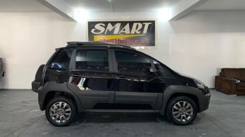 Imagem 4 de 9 de Fiat Idea Adventure 1.8 16v E.torq (flex) 2015/2016 Preta