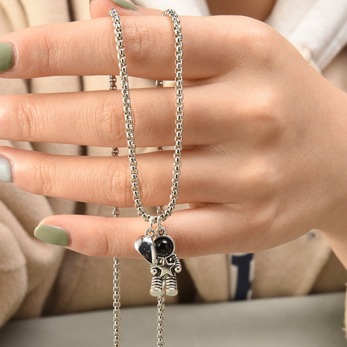 2 Collares Con Clavícula Magnética Con Forma De Astronauta P