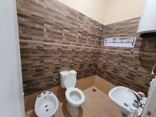 Venta De Casa 2 Departamentos Nuevos En Centro De Goya Ctes