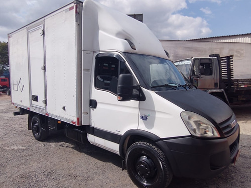Imagem 3 de 14 de Iveco Daily 35s14 Bau De Aluminio 2011
