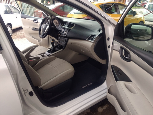 Imagen 10 de 11 de Nissan Sentra 2018 1.8 Sense Mt
