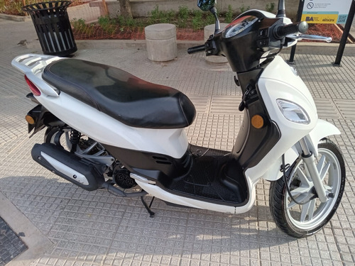 Scooter Sym Symphony 125cc 2021 Con Alarma. Excelente Estado