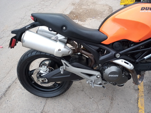 Ducati Monster 696
