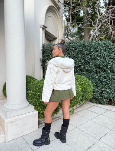 Campera Tipo Tapado Con Capucha Tendencia Talle S - L Bg