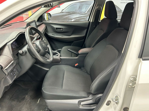 Toyota Yaris 4p Sedán Base L4/1.5 Aut