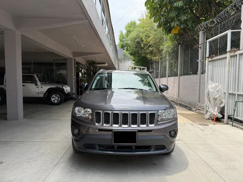 Jeep Compass Latitude FWD AUT
