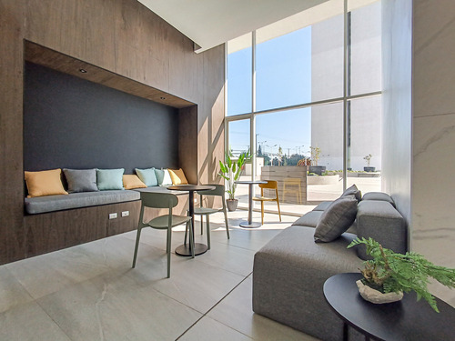 Edificio Av. María Rozas Velásquez Vista Sur Piso 28