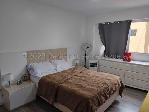 Imagen 12 de 25 de Apartamento Remodelado En Venta En Santa Monica Caracas