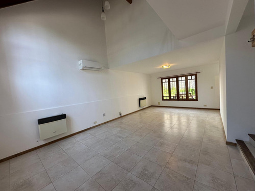 Casa En Alquiler En Bella Vista