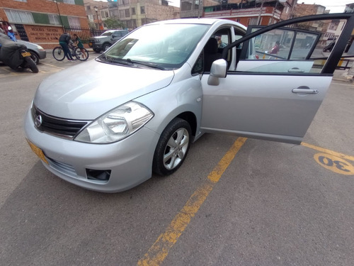 Nissan Tiida 1.8 Premium 5 p