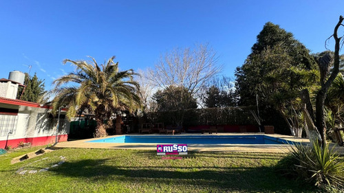 Venta Casa Quinta 6 Ambientes Barrio 20 De Junio
