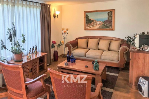 Casa En Venta De 8 Dorm. En La Florida