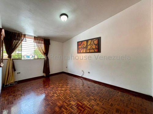 Hermoso Town House Remodelado Y Amoblado En Venta De 260mts² En Los Chorros