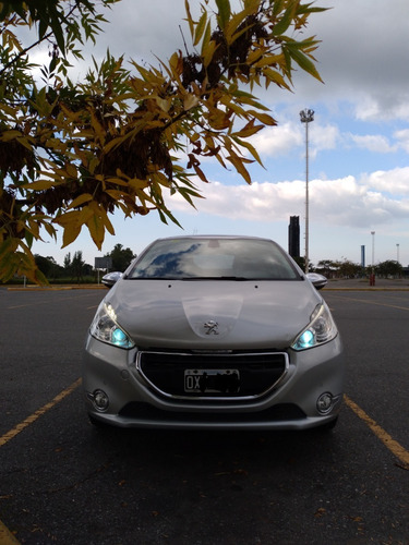 Peugeot 208 Feline Pack Cuir