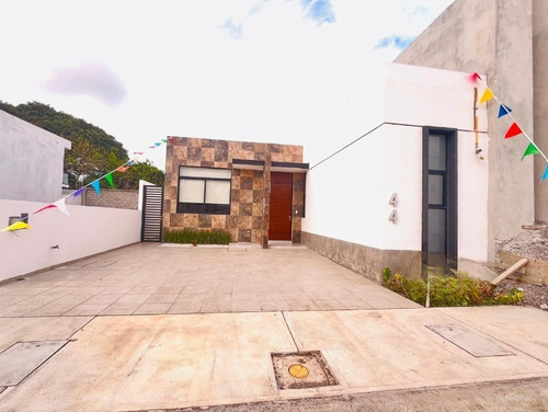 Casa En Venta En Veracruz De 1 Piso Fracc. Lomas Del Dorado, Boca Del Río.