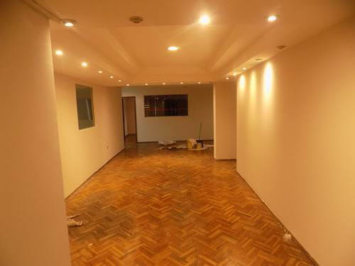 Excelente Local Con Garaje 213 M2 Ideal Oficina O Comercio