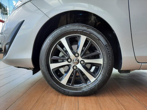 Imagem 12 de 12 de Yaris 1.5 16v Flex Sedan Xls Multidrive