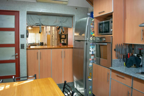 Imagen 5 de 30 de Hermoso Chalet De 6 Amb - San Isidro