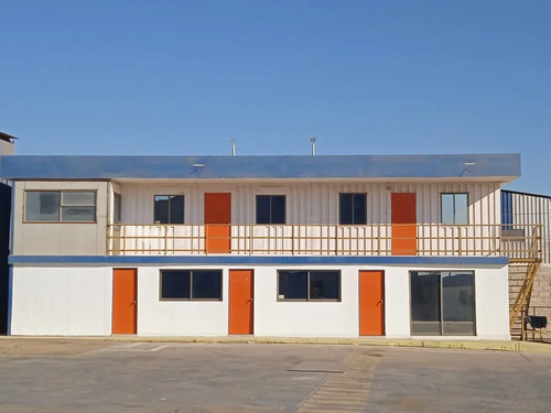 Venta Sitio Con Galpones Y Equipamiento En El Barrio Indust
