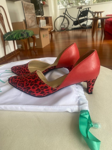 Zapato Mujer Talla 8, Marca Muza De Cuero Rojo