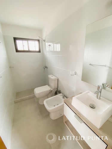 Casa En Pinares- Ref: 1425