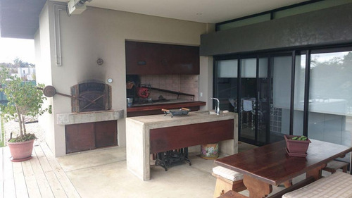 Venta Casa 3 Dormitorios 3 Baños Viñedos De La Tahona Piscina #406