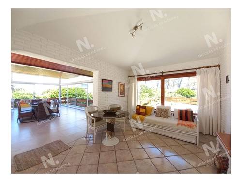 Imagen 13 de 30 de Alquila Gran Casa De 5 Dormitorios En Playa Mansa, Punta Del Este