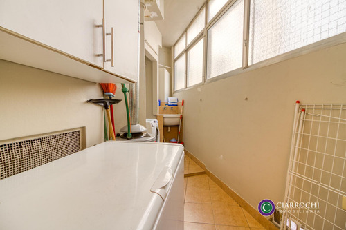 Piso De Categoría En Edificio Estilo Francés - Recoleta