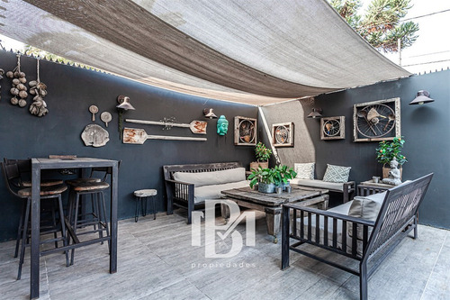 Vitacura: Moderna Casa Mediterránea Full Remodelada