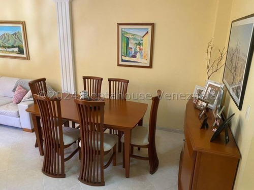 Townhouse En Venta Remodelado Urbanización Santa María Los Teques