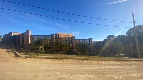 Venta De Terreno, Excelente Ubicación Sector Los Pinos!!