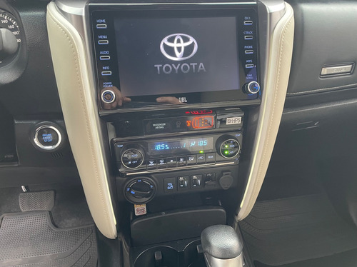 Toyota Hilux SW4 2.8 D-4D TURBO DIAMOND 7L 4X4