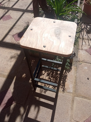 Taburete De Fierro Y Madera Usado Para Bar, Restaurant, Etc