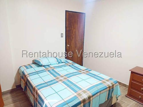 César Bullones Vende Espectacular Apartamento En Zona Centro, Lara 25-15828