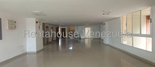 Apartamentoen Alquiler, 2e13389, Rafael Gamarra Trea Para Ud, Mejor Zona Del Oeste De Barquisimeto, Con Fácil Acceso Por La Av Rotaria , Cerca Del Aeropuerto, Universidades Y Z. Industriales. 2hab,2b