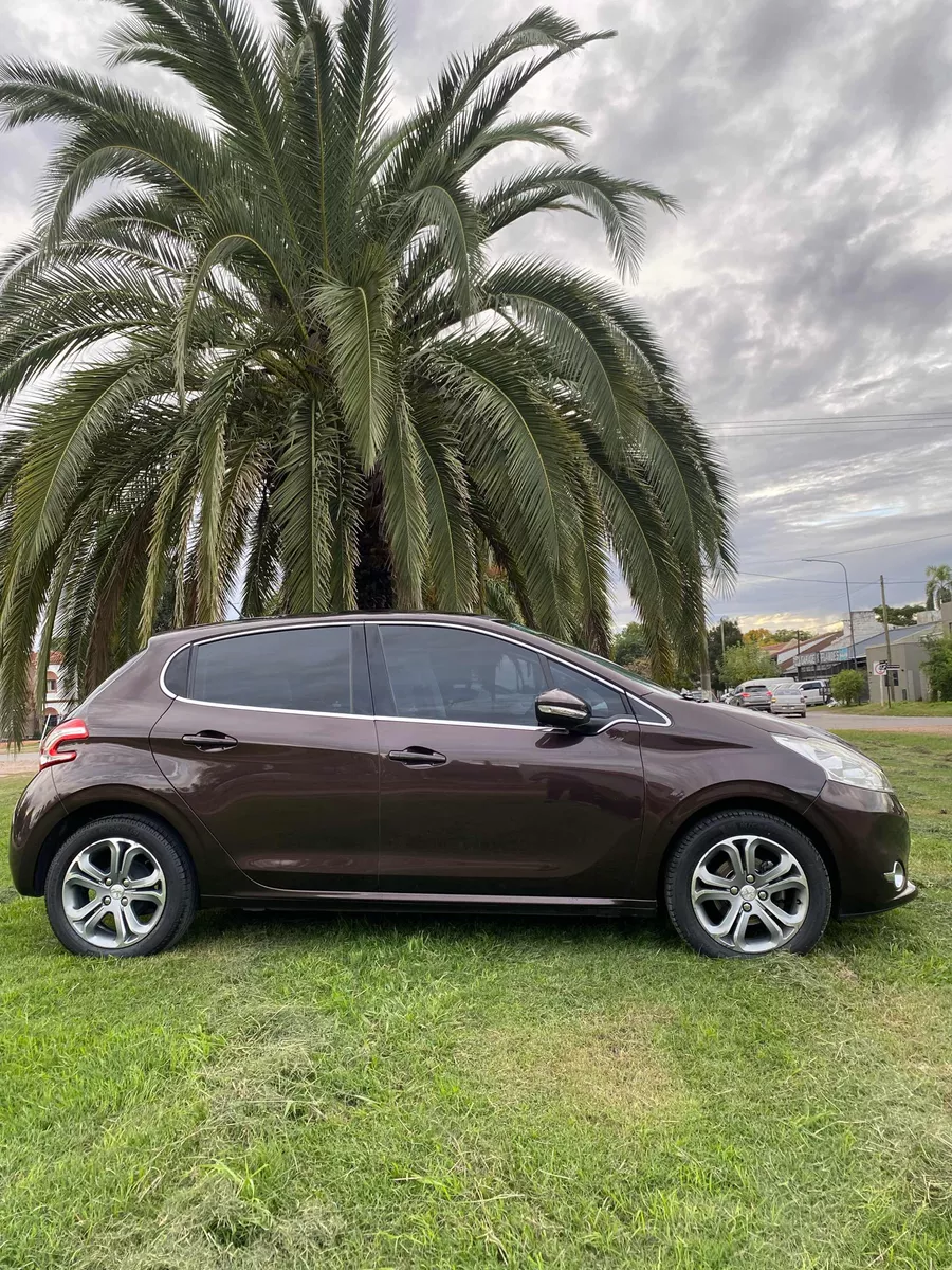 Peugeot 208 1.6 Feline Pack Cuir