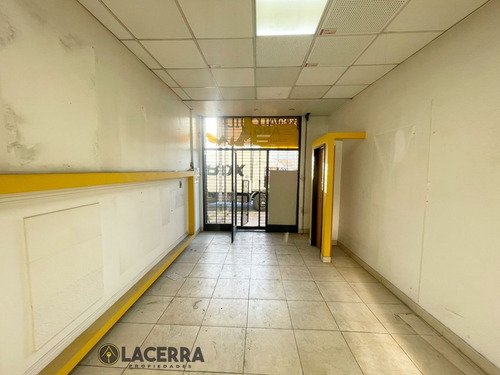 Imagen 30 de 30 de Galpon Sobre Avenida, 477 M2 Con Oficinas Y Local Comercial
