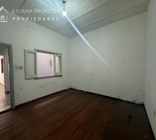 Casa Ph Interno Tres Ambientes Con Patio. Quilmes Centro.