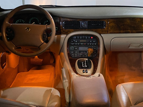 Imagem 5 de 15 de Jaguar Daimler, O Carro Da Família Real Britânica, Ano 1997