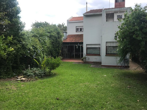 Venta Chalet 5 Amb En Stella Maris -- Gran Parque Trasero ... Oportunidad !!!
