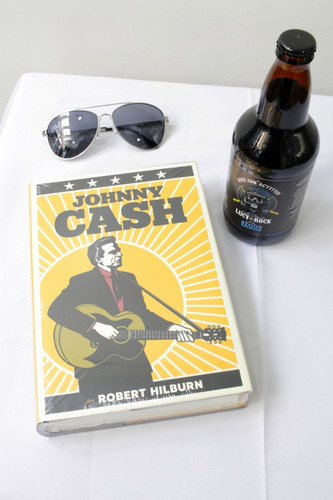 Libro // Johnny Cash, La Biografía Definitiva  // Lucy Rock
