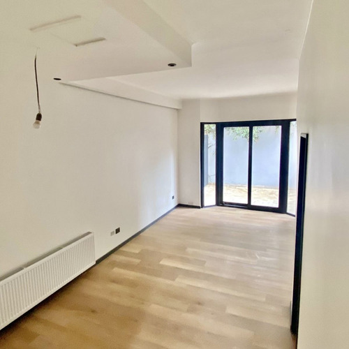 Casa En Venta De 4 Dorm. En Vitacura