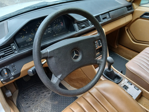 Mercedes-Benz 230 2.3 E