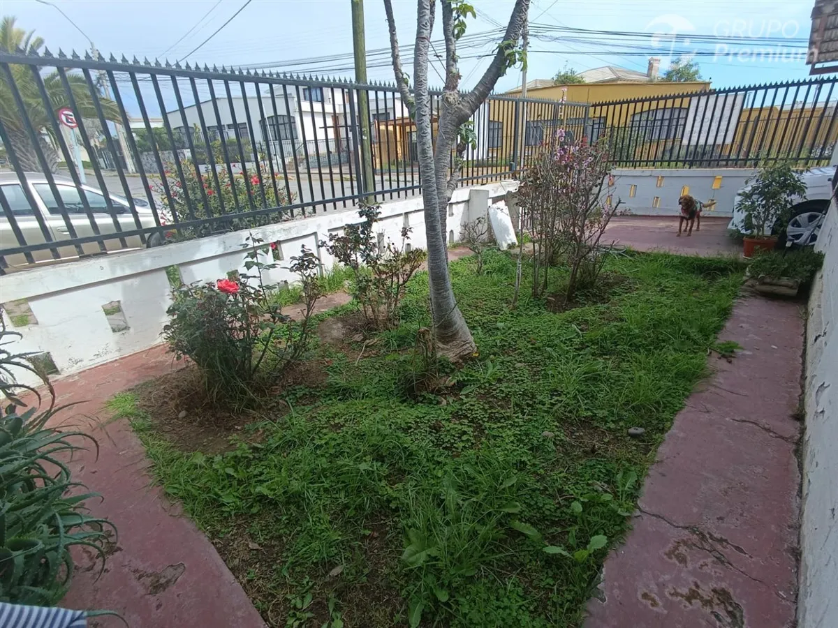 Imagen 3 de 16 de Casa Esquina 3d 1b 1est. A Pasos Del Centro De La Serena