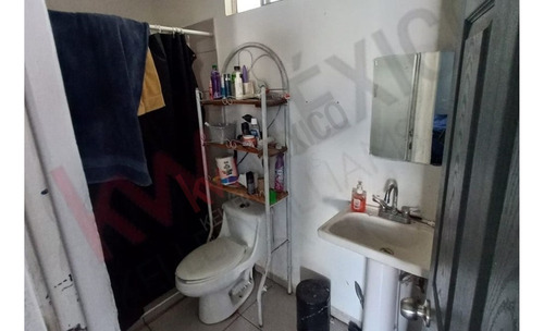 Casa En Venta Con Excelente Ubicación Y Recamara En Planta Baja!!