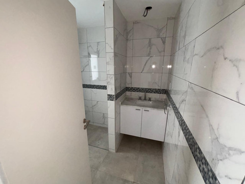 Duplex En Venta - 2 Dormitorios 2 Baños - 207mts2 - Villa Elisa